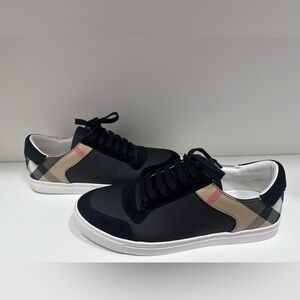Burberry sneakers 42 like new